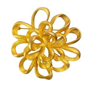Vintage Unsigned Flower Dahlia Golden Satin Tone Brooch Pin 2.25”